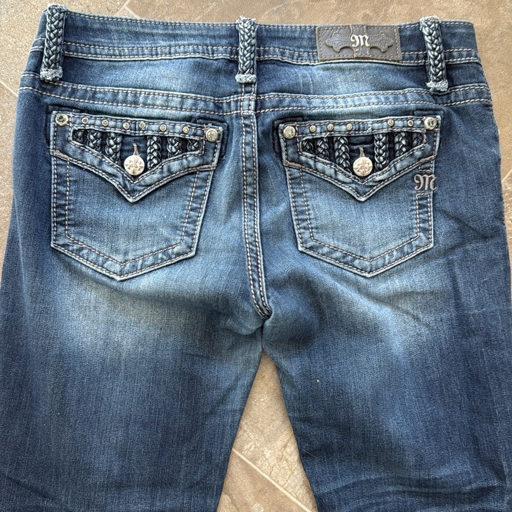Miss Me 29 signature skinny These are stylish Miss Me bootcut jeans. Like new